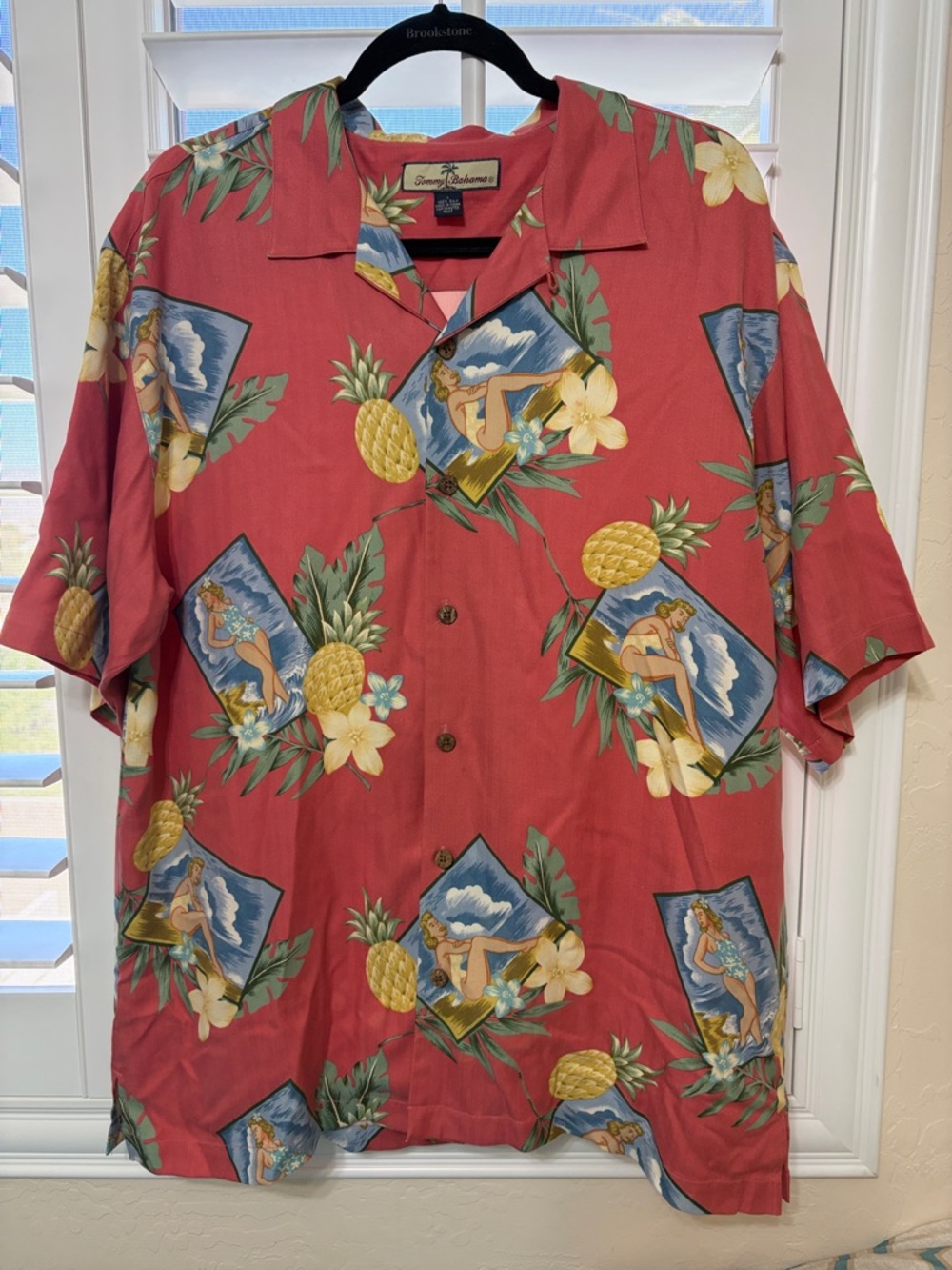 Tommy Bahama Red Pineapple & Tropical Print Camp Shirt size Large
